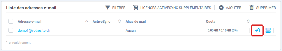 Liste des adresses e-mail, avec le bouton Webmail de l'adresse